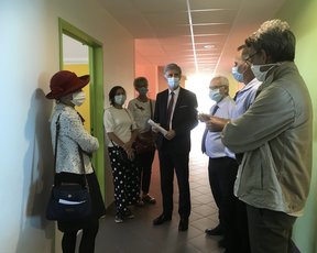 Visite de la préfète au groupe scolaire