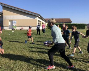 Les écoliers découvrent toutes sortes de sports