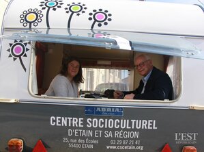 La caravane du centre socioculturel d'Etain passe et reste au village