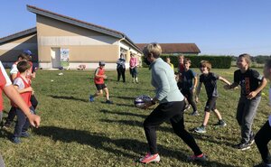 Les écoliers découvrent toutes sortes de sports